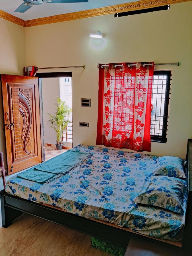 Balaji Homestay Hampi Buitenkant foto